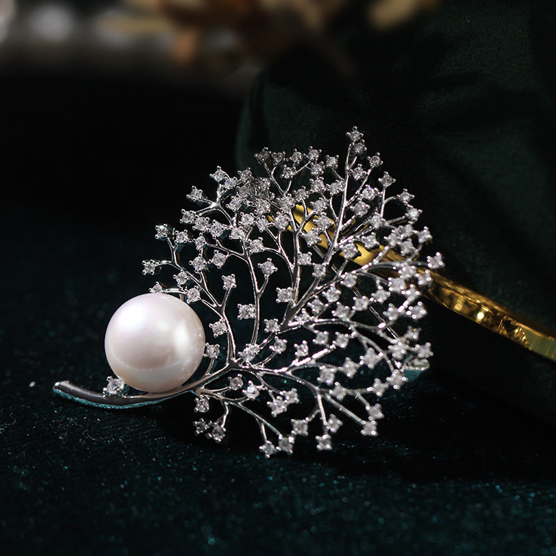 New women's ocean tribute freshwater pearl brooch gold-plated corsage niche light luxury personality temperament suit accessories trend