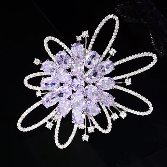 Winter high-end atmospheric brooch zirconia snowflake coat suit fashion light luxury brooch elegant pin accessories